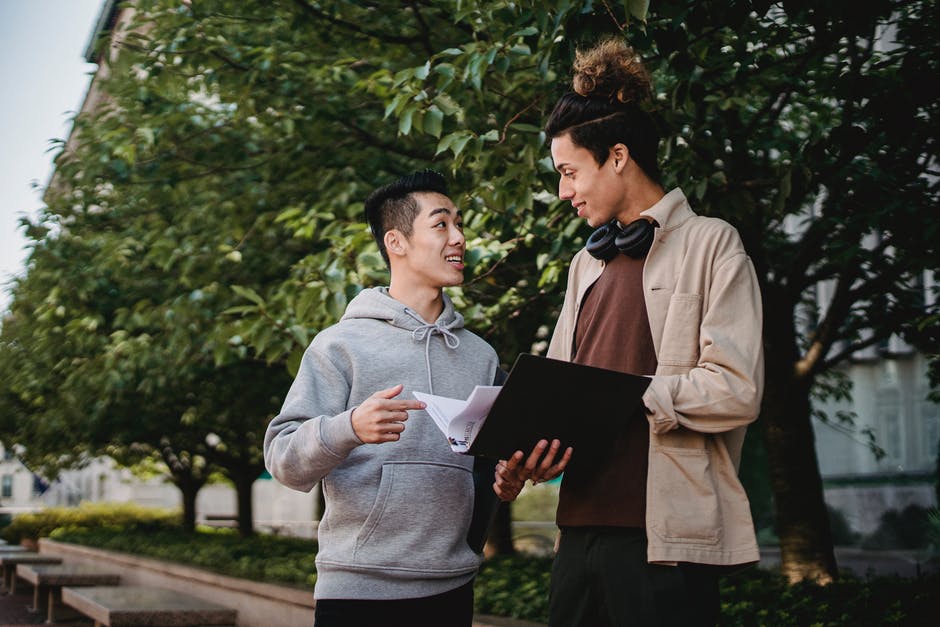 小孩英語口語怎麼學效方法果好？哪傢機構小孩英語口語價格便宜？